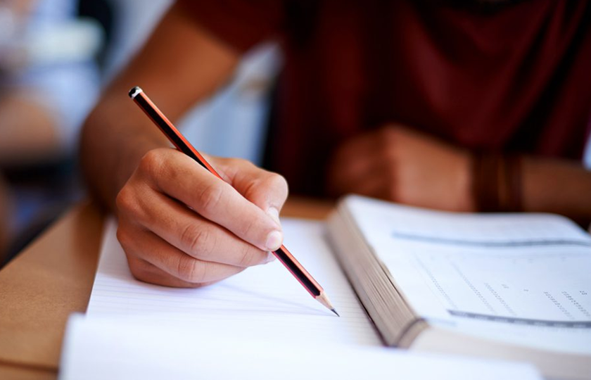 أهمية كتابة اليوميات في تنظيم المشاعر